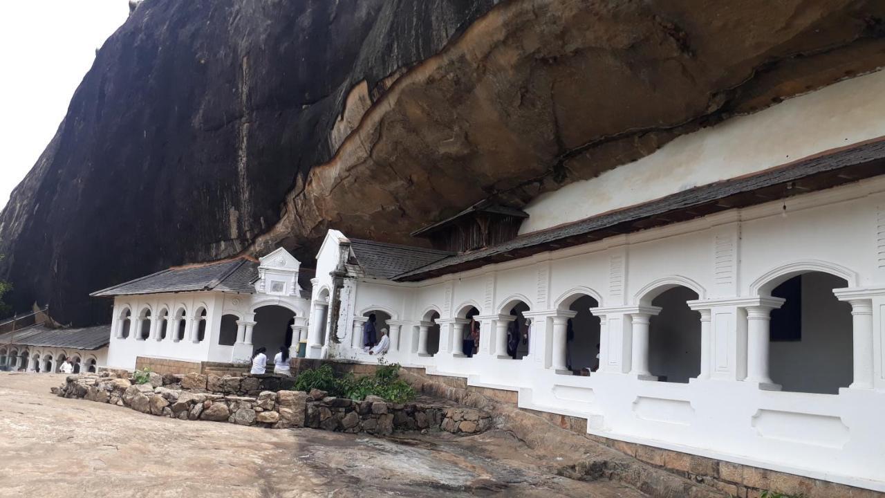 Granwin Hotel & Restaurant Dambulla Exterior photo